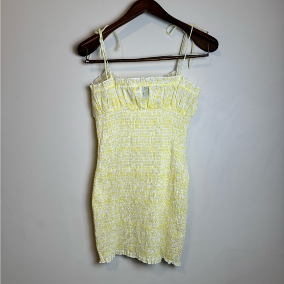 Princess Polly Smocked Mini Dress - Size 6 - Picture 3 of 6